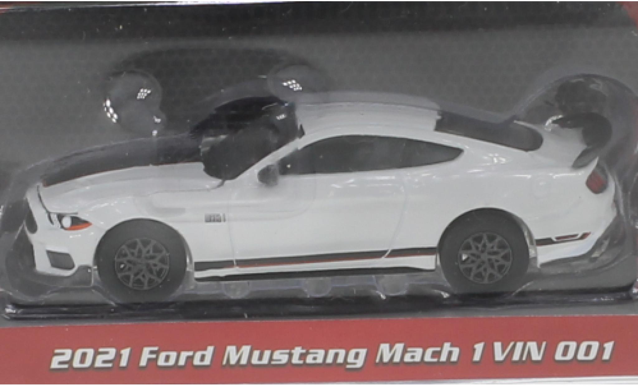 Ford Mustang 1/64 Greenlight Mach 1 white/black 2021 diecast model cars