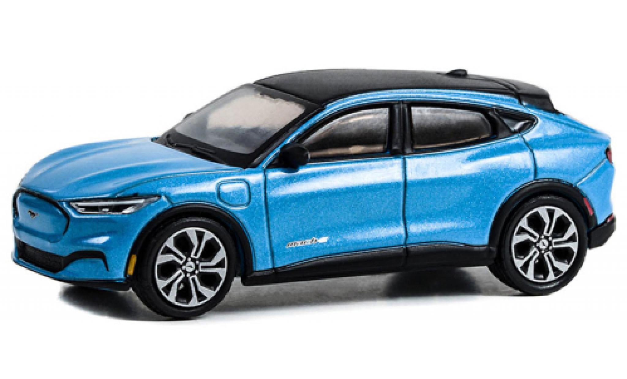 Ford Mustang 1/64 Greenlight Mach-E blue clair 2022 diecast model cars
