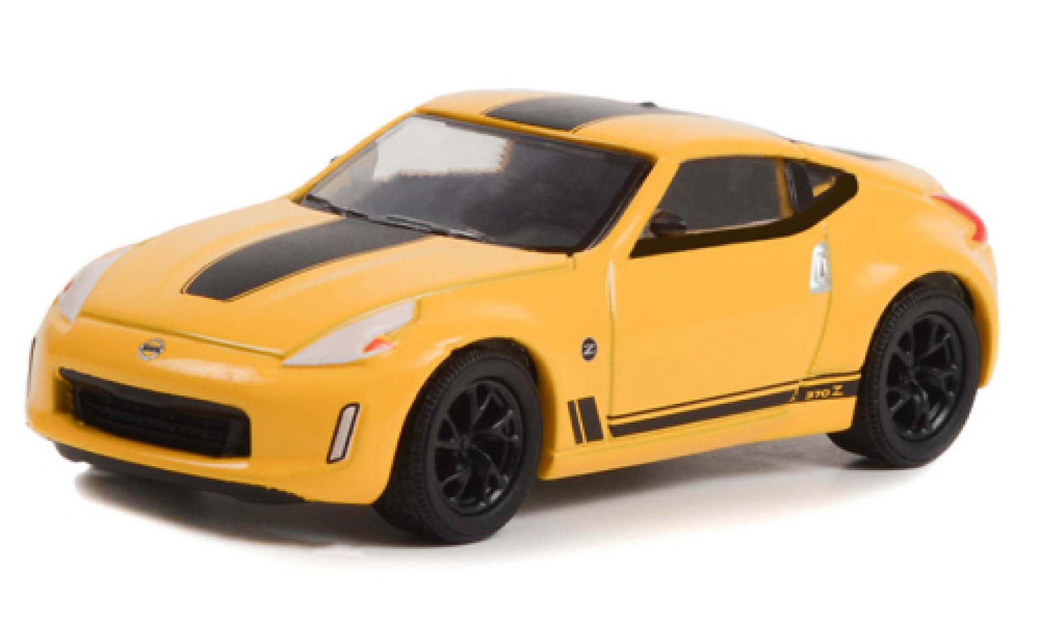 Nissan 370Z 1/64 Greenlight Heritage Edition yellow/black 2019 diecast model cars