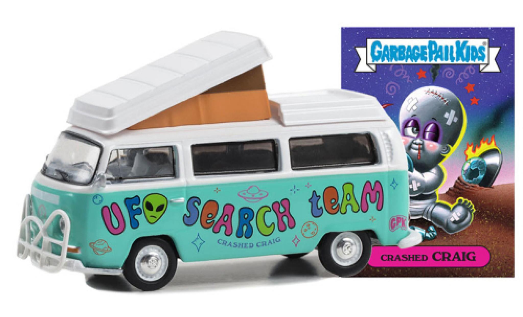Volkswagen T2 1/64 Greenlight Camper la chaux/white 1968 diecast model cars