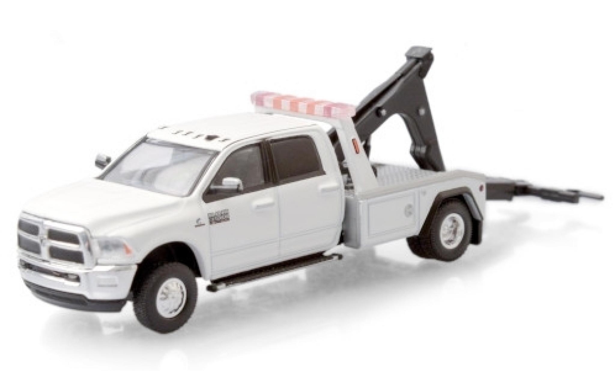 RAM 3 1/64 Greenlight 500 Laramie Wrecker white 2018 diecast model cars