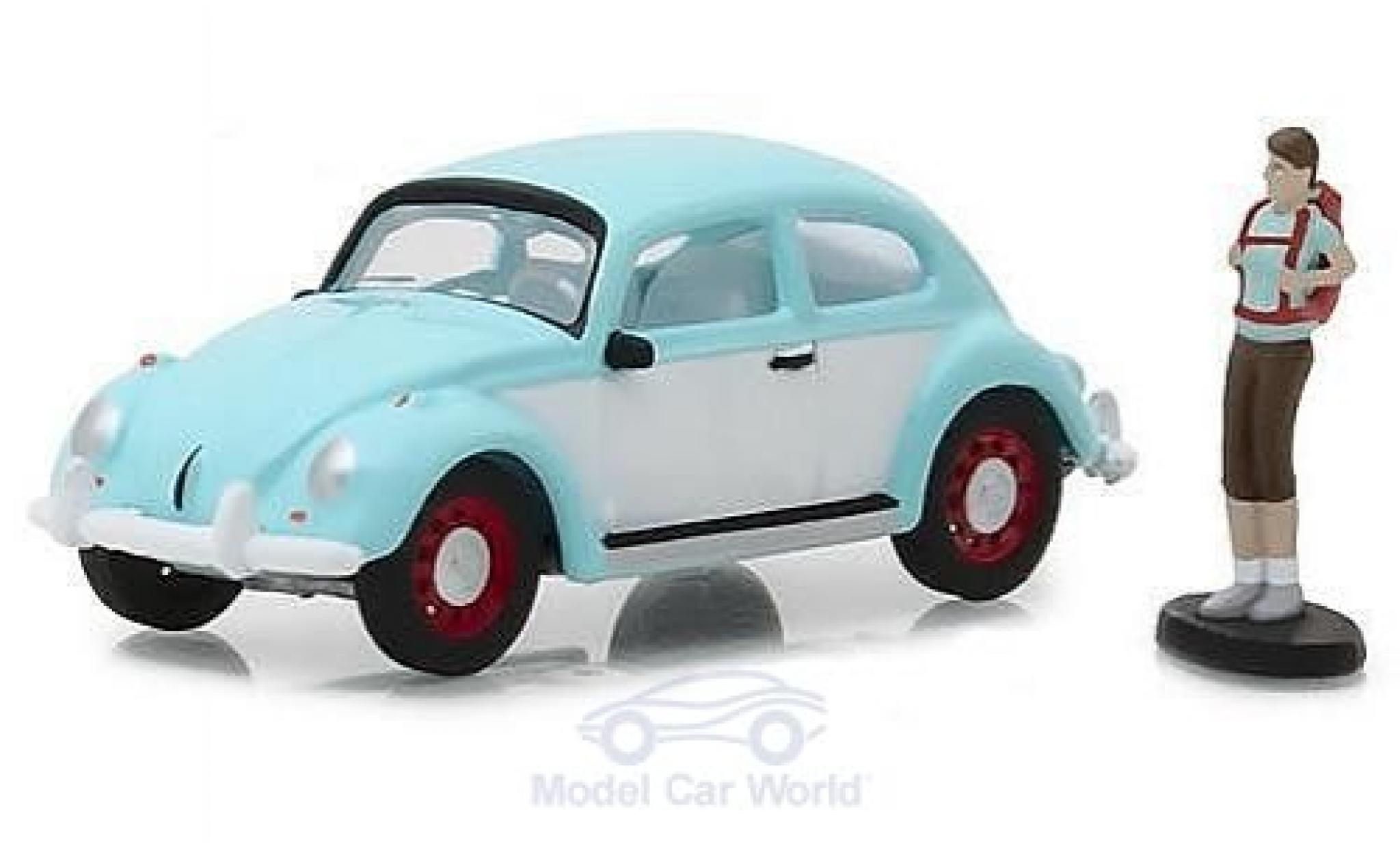 Volkswagen Beetle 1/64 Greenlight blue/white mit einer m&auml;nnlichen Figur diecast model cars