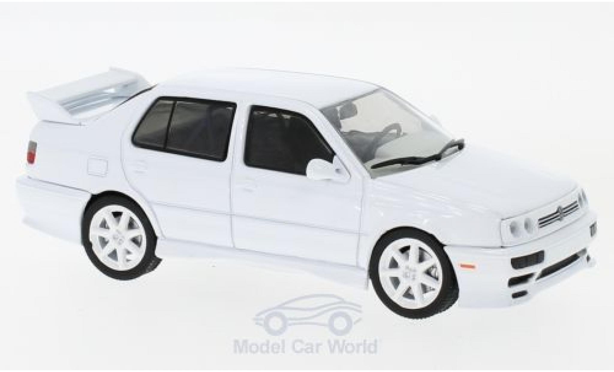Volkswagen Jetta 1/43 Greenlight A3 white 1995 diecast model cars
