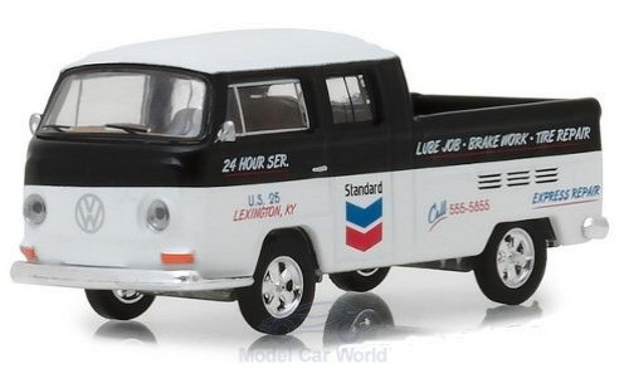 Volkswagen T2 B 1/64 Greenlight Type 2 Double Cab black/white Standard 1968 diecast model cars