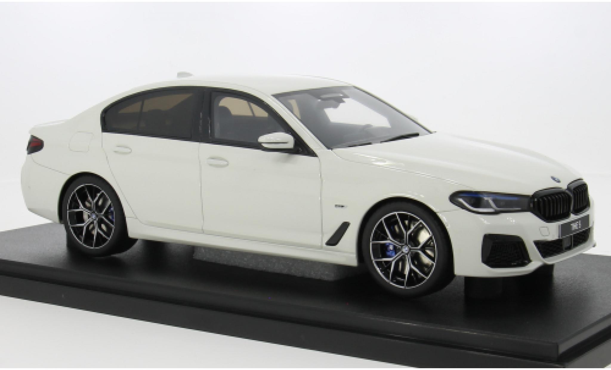 Bmw 545 1/18 GT Spirit E X Drive Saloon M Sport (G60) white 2023 1:18 diecast model cars