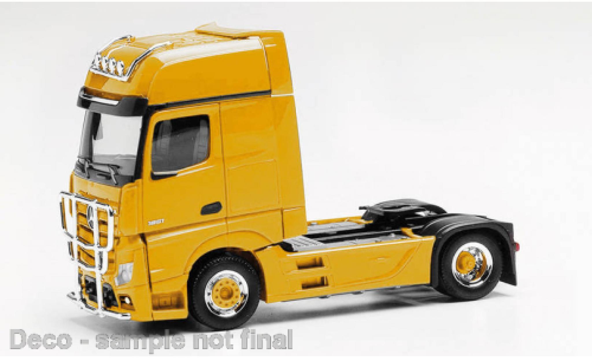 Mercedes Actros 1/87 Herpa Gigaspace yellow diecast model cars