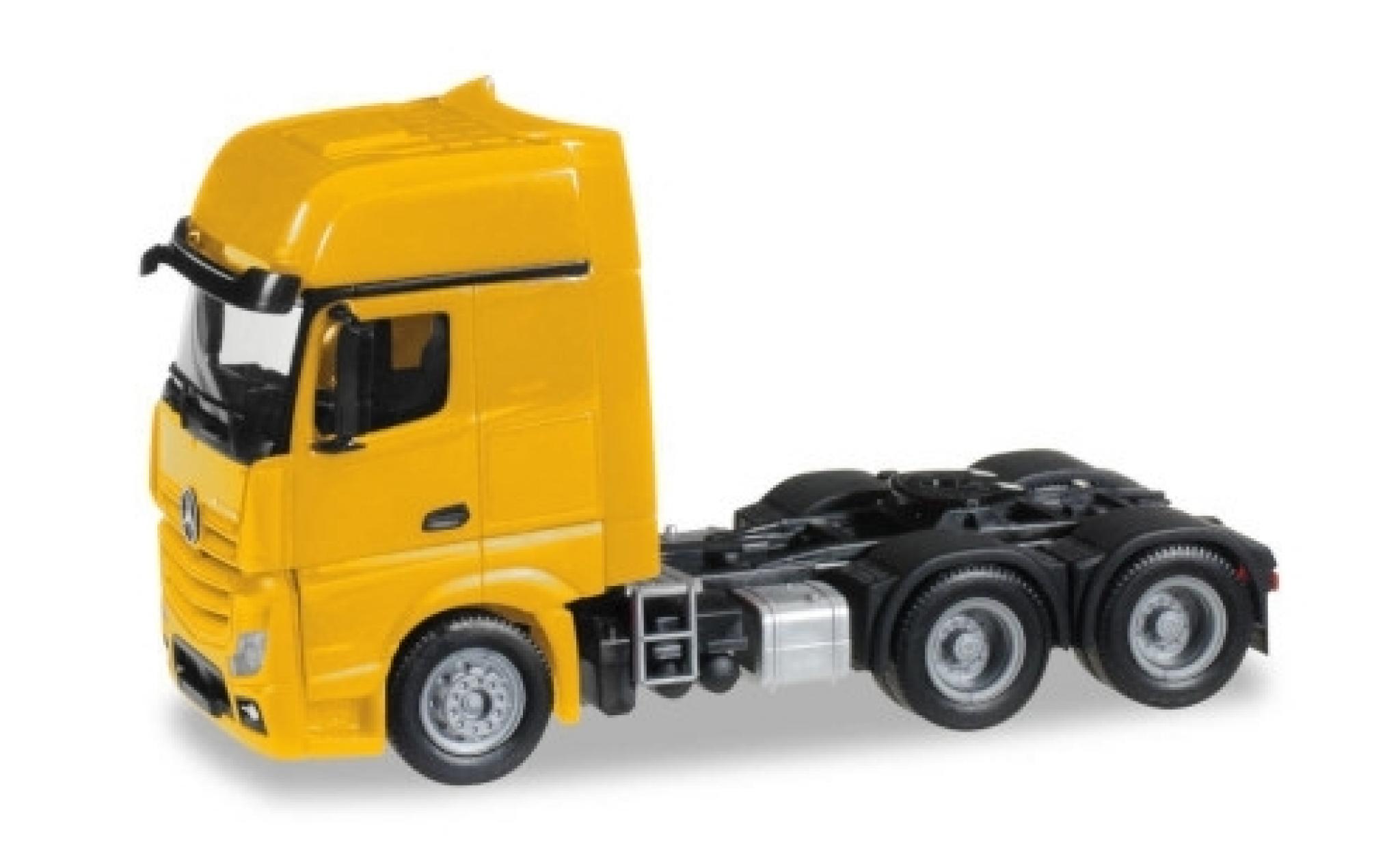 Mercedes Actros 1/87 Herpa Gigaspace 6x4 yellow Solozugmaschine diecast model cars