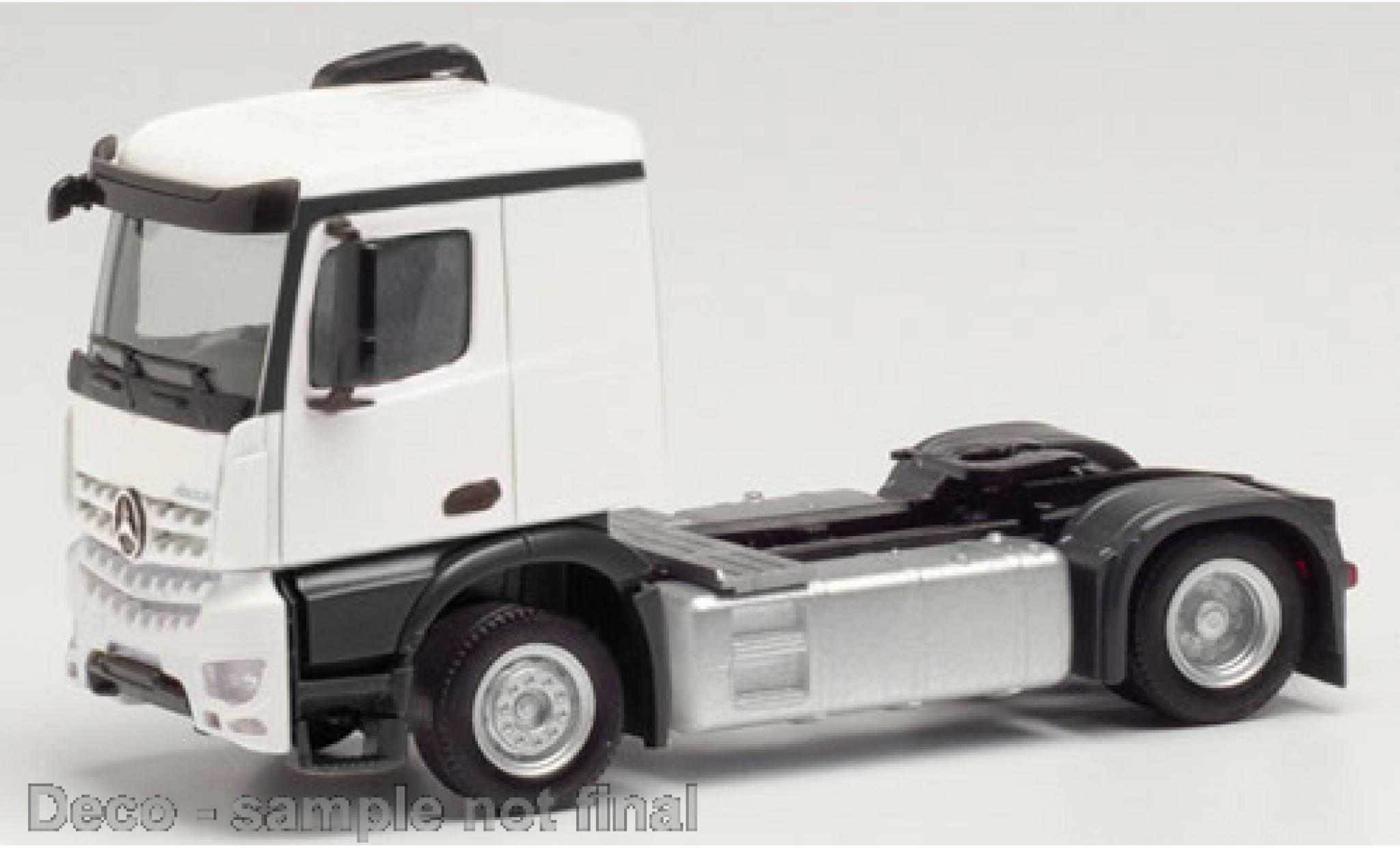 Mercedes CLA 1/87 Herpa Arocs Classic white diecast model cars
