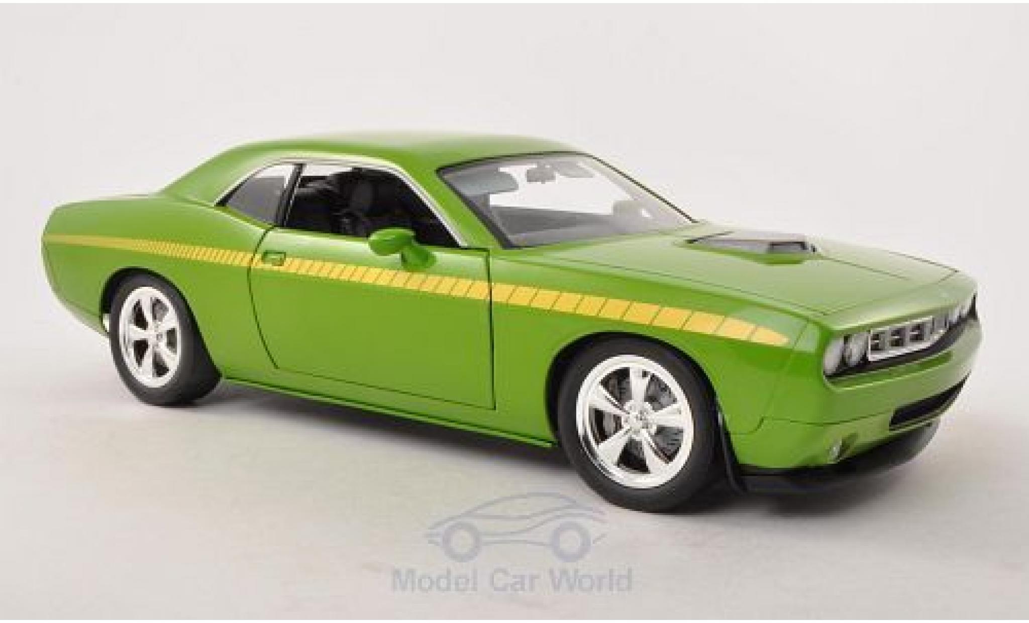 Plymouth Cuda Concept 1/18 Highway 61 Concept Car green/yellow diecast model cars