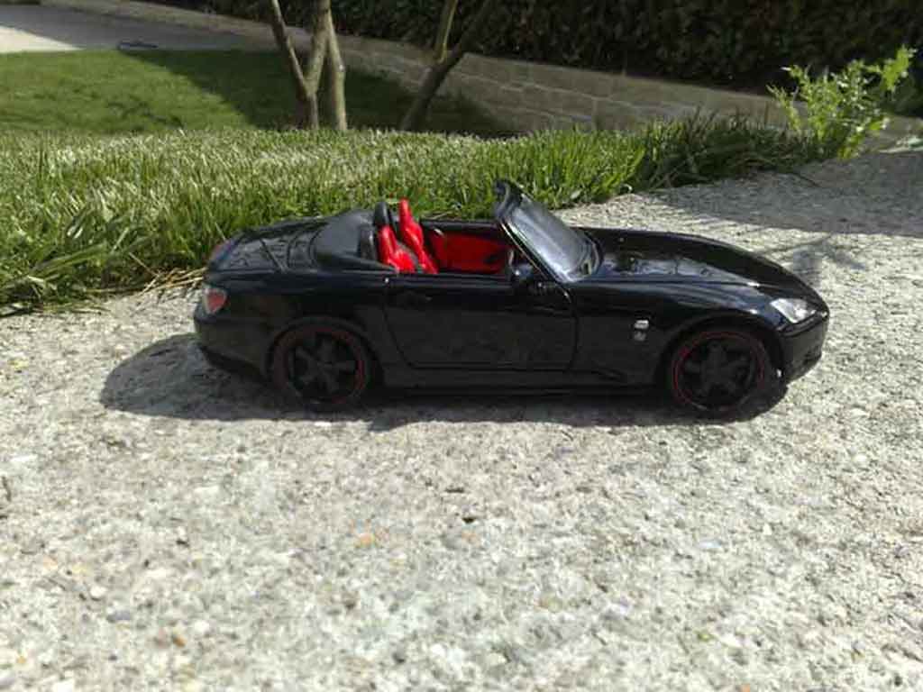 Honda S2000 Base black jantes 18 pouces 1/18 Maisto