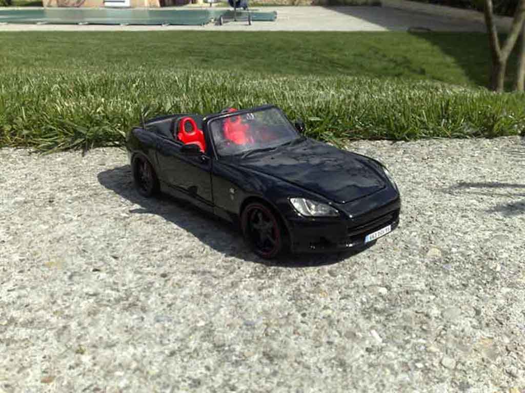 Honda S2000 Base black jantes 18 pouces 1/18 Maisto