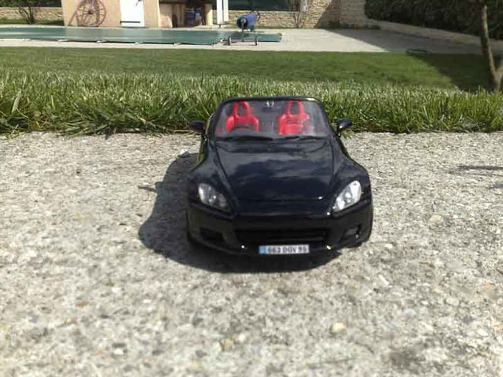 Honda S2000 Base black jantes 18 pouces 1/18 Maisto