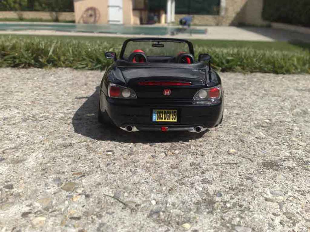Honda S2000 Base black jantes 18 pouces 1/18 Maisto