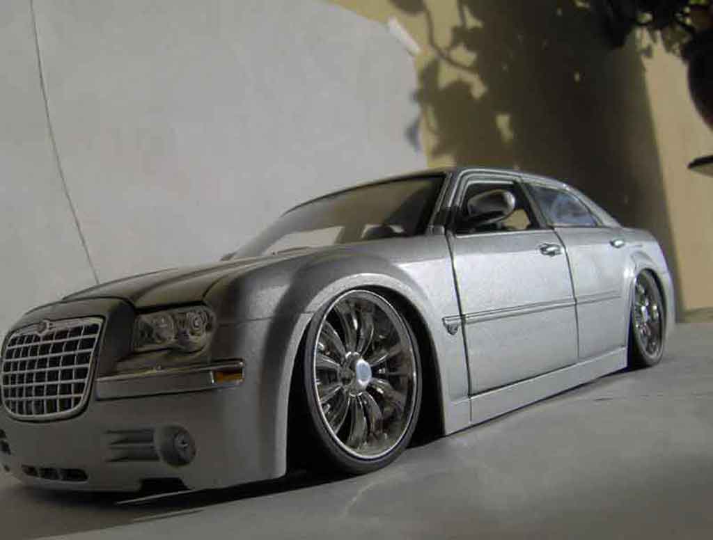 Chrysler 300C 1/18 Maisto dub grey diecast model cars