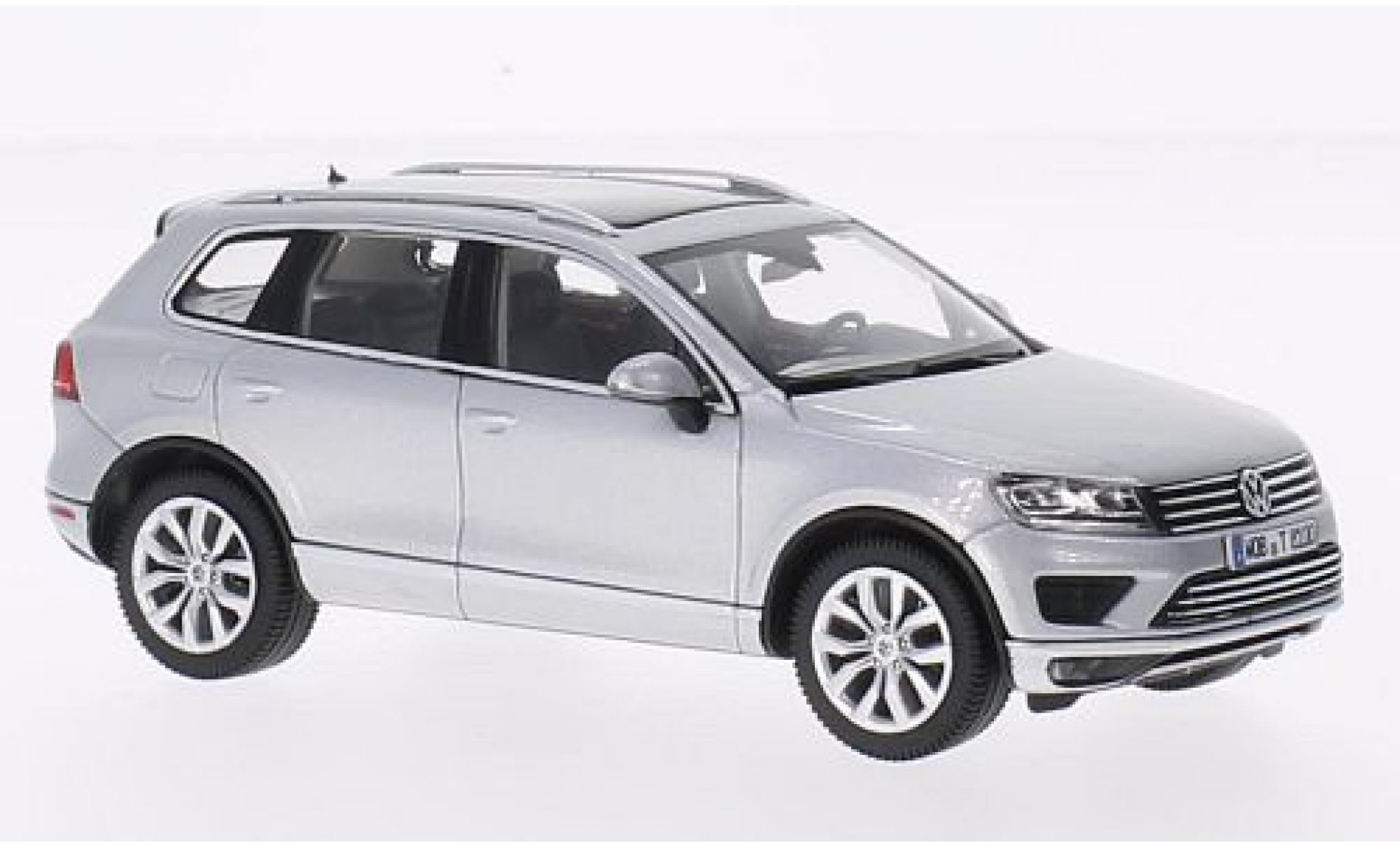 Volkswagen Touareg 1/43 Herpa grey 2015 diecast model cars