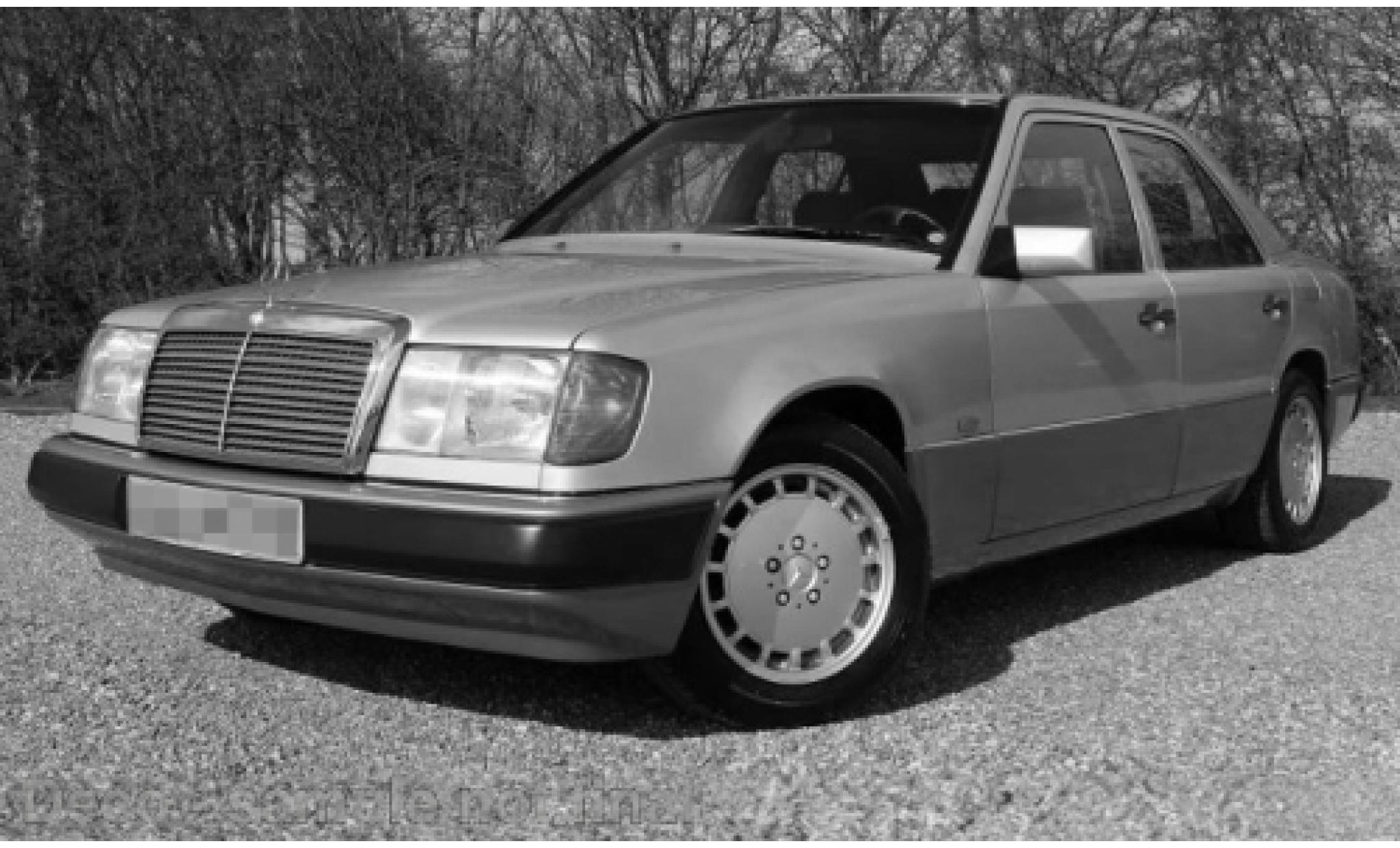 Mercedes 230 1/18 I Norev E (W124) metallise beige 1:18 diecast model cars