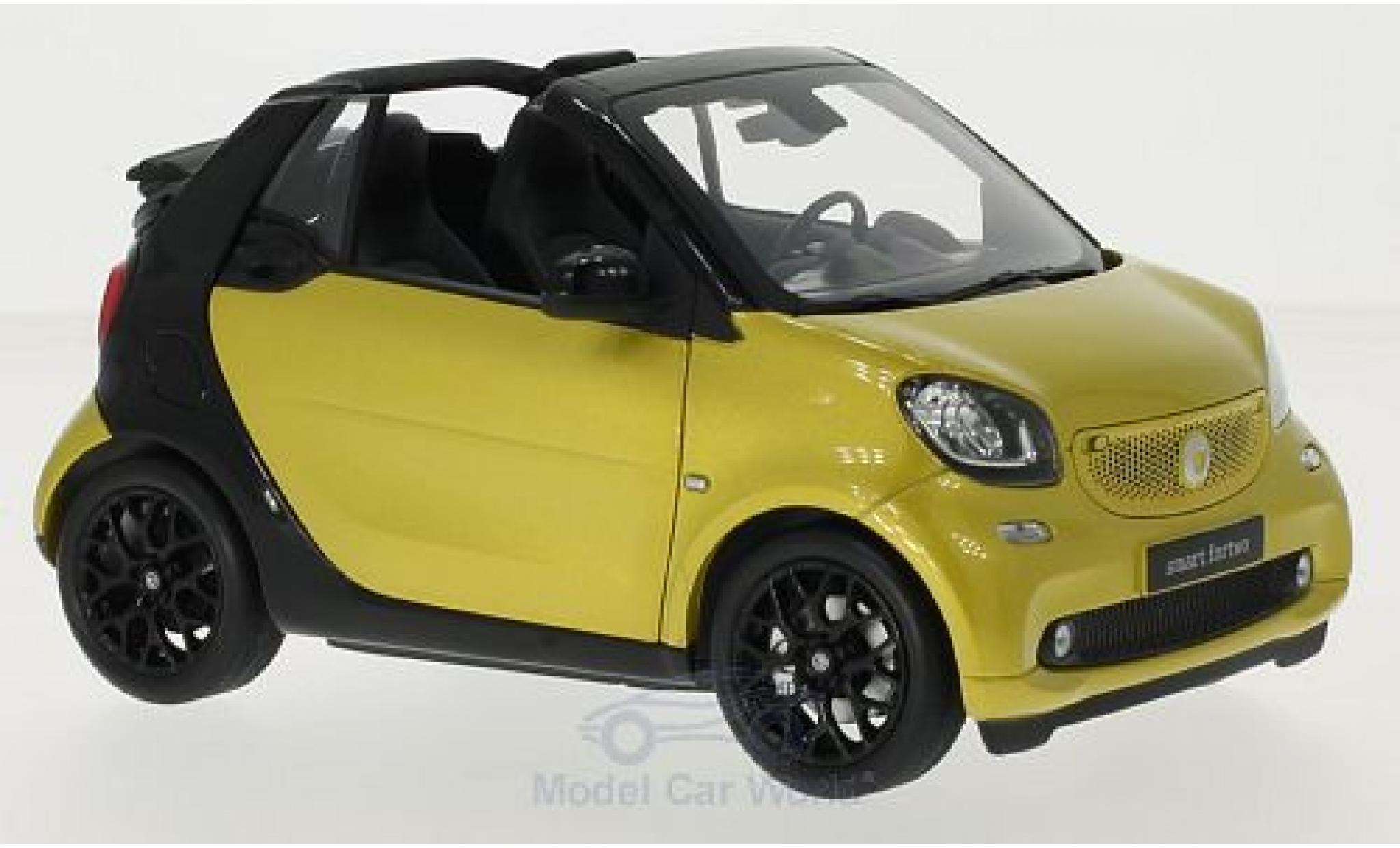 Smart ForTwo 1/18 Norev fortwo Convertible (A453) metallic yellow/black Softtop liegt bei diecast model cars