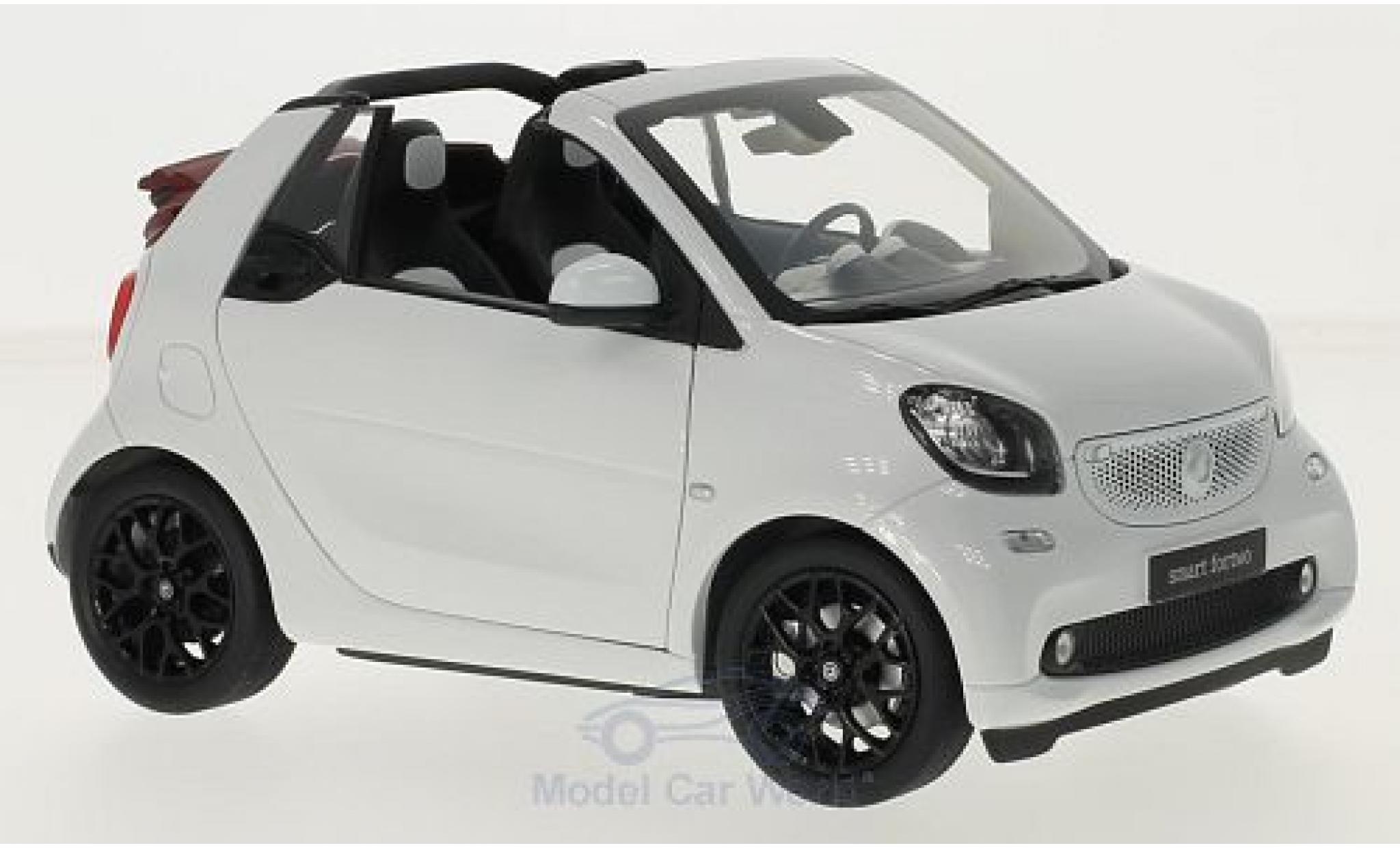 Smart ForTwo 1/18 Norev fortwo Convertible (A453) white Softtop liegt bei diecast model cars