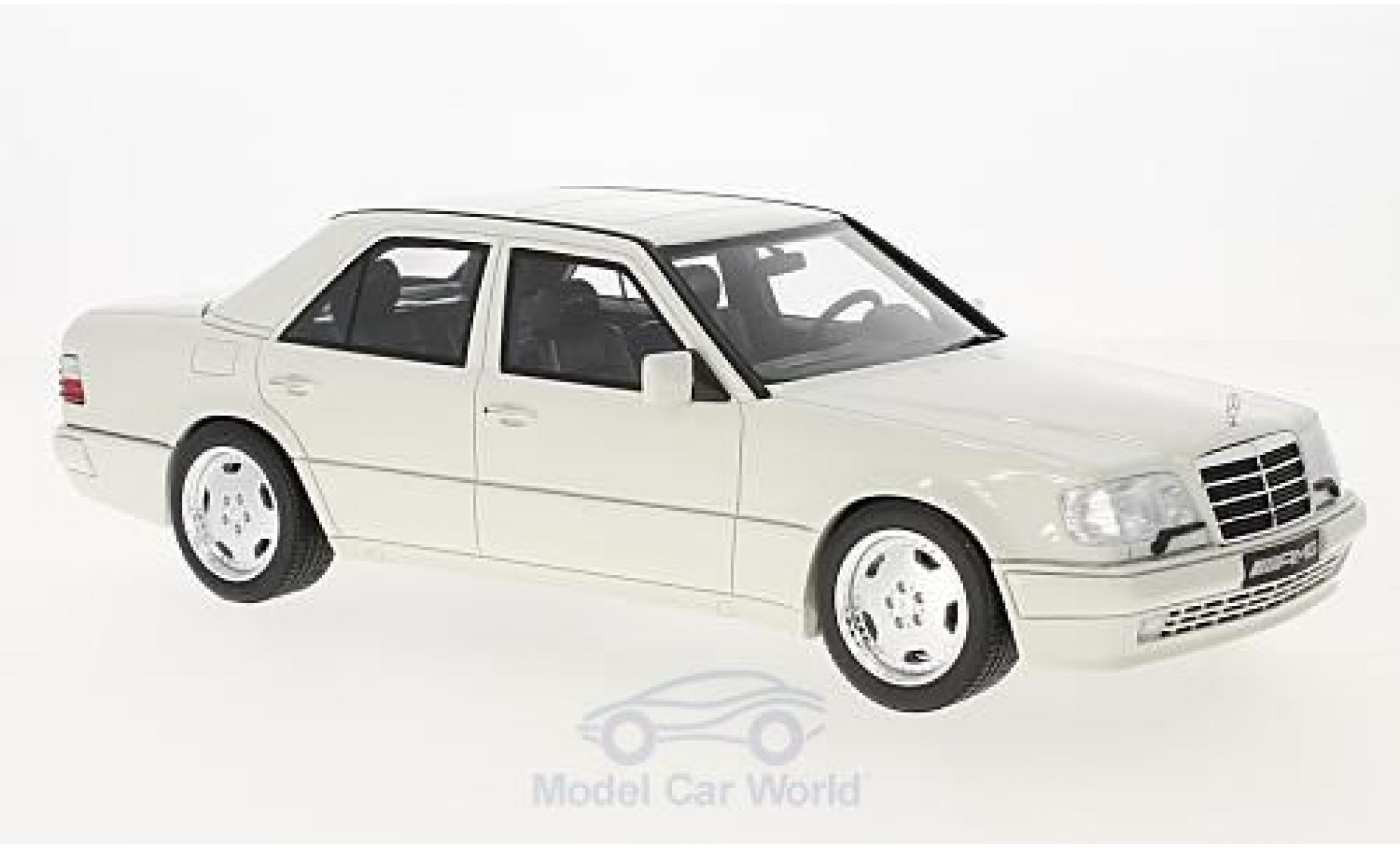 Mercedes Classe E 1/18 Ottomobile E60 AMG (W124) white diecast model cars