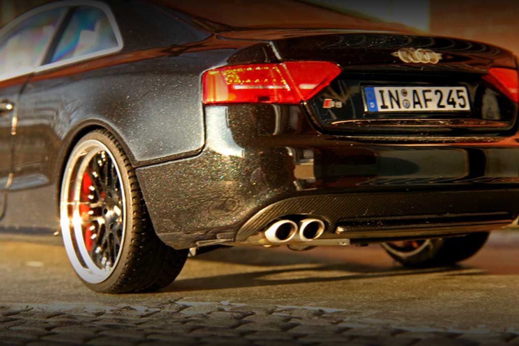Audi S5 coupe black jantes alu 19 pouces diffuseur carbone 1/18 Norev