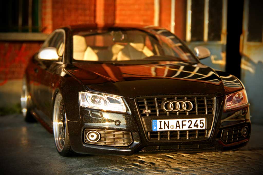 Audi S5 coupe black jantes alu 19 pouces diffuseur carbone 1/18 Norev
