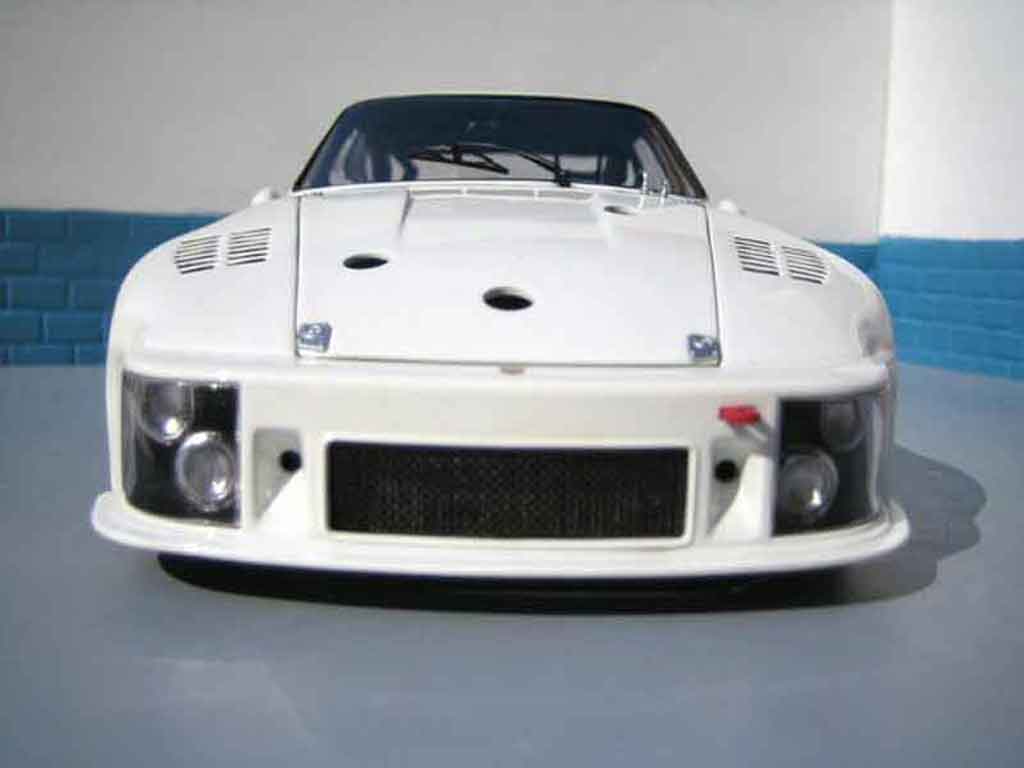 Porsche 935 Base works white 1/18 Exoto