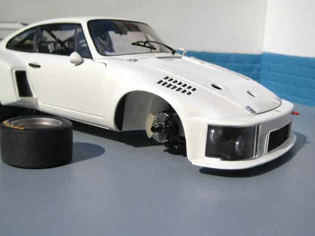 Porsche 935 Base works white 1/18 Exoto
