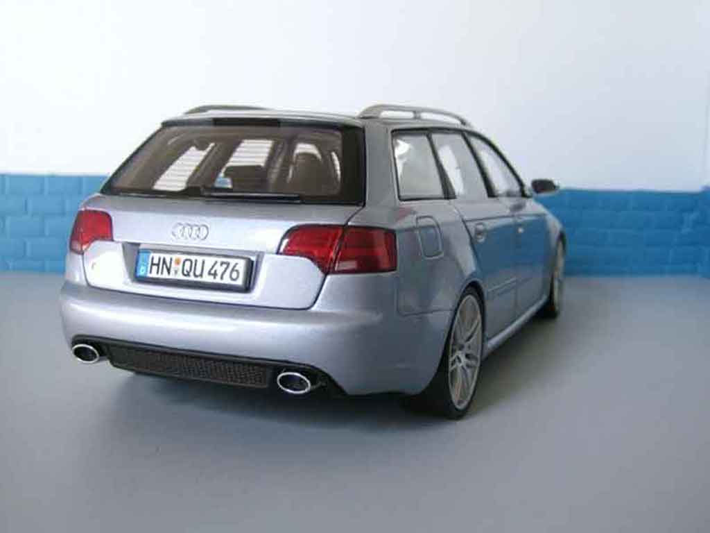 Audi RS4 avant grey 1/18 Minichamps