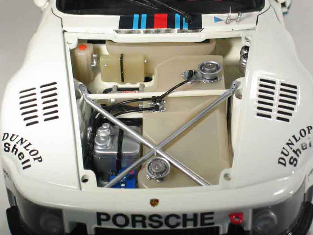 Porsche 935 1976 turbo 6h de dijon #3 martini 1/18 Exoto