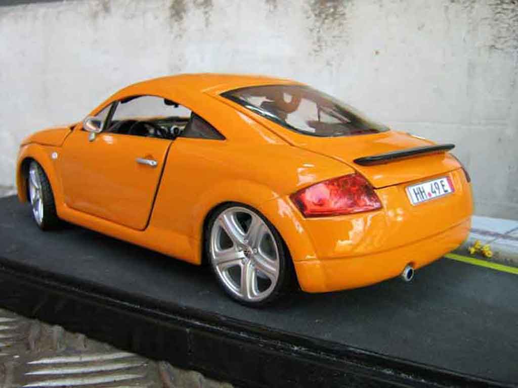 Audi TT rs coupe orangesignal porsche jantes touareg 1/18 Revell