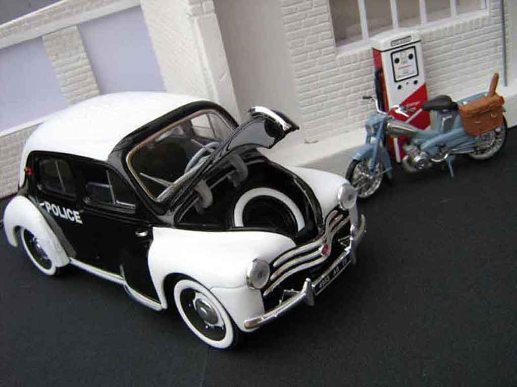 Renault 4CV Base police / gendarmerie 1/18 Solido