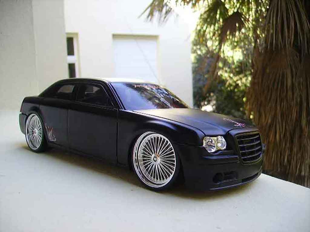 Chrysler 300C 1/18 Norev dub style diecast model cars