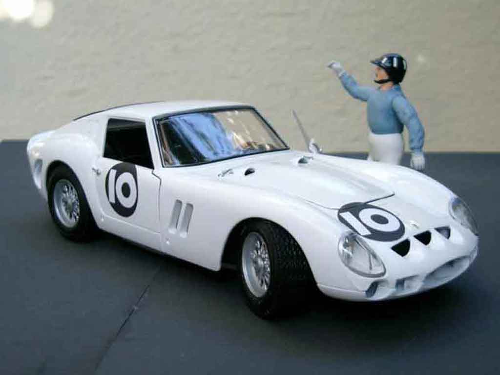Ferrari 250 GTO graham hill white 1/18 Burago