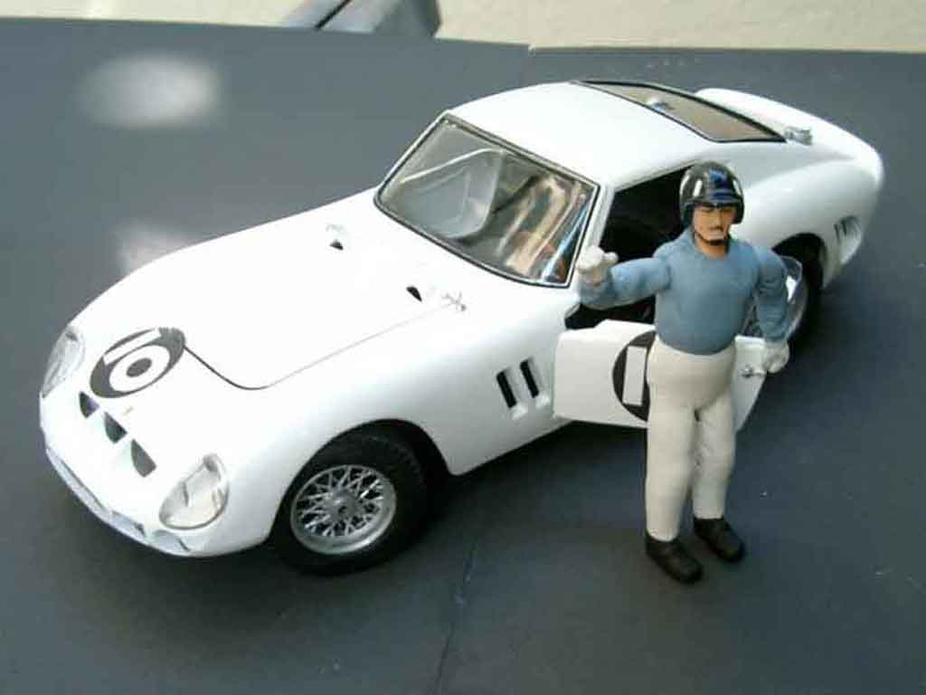 Ferrari 250 GTO graham hill white 1/18 Burago