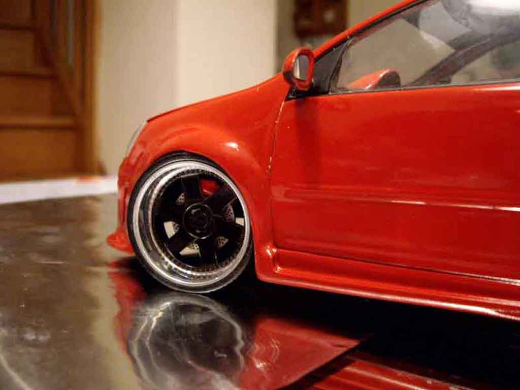 Volkswagen Golf GTI zender red 1/18 Revell