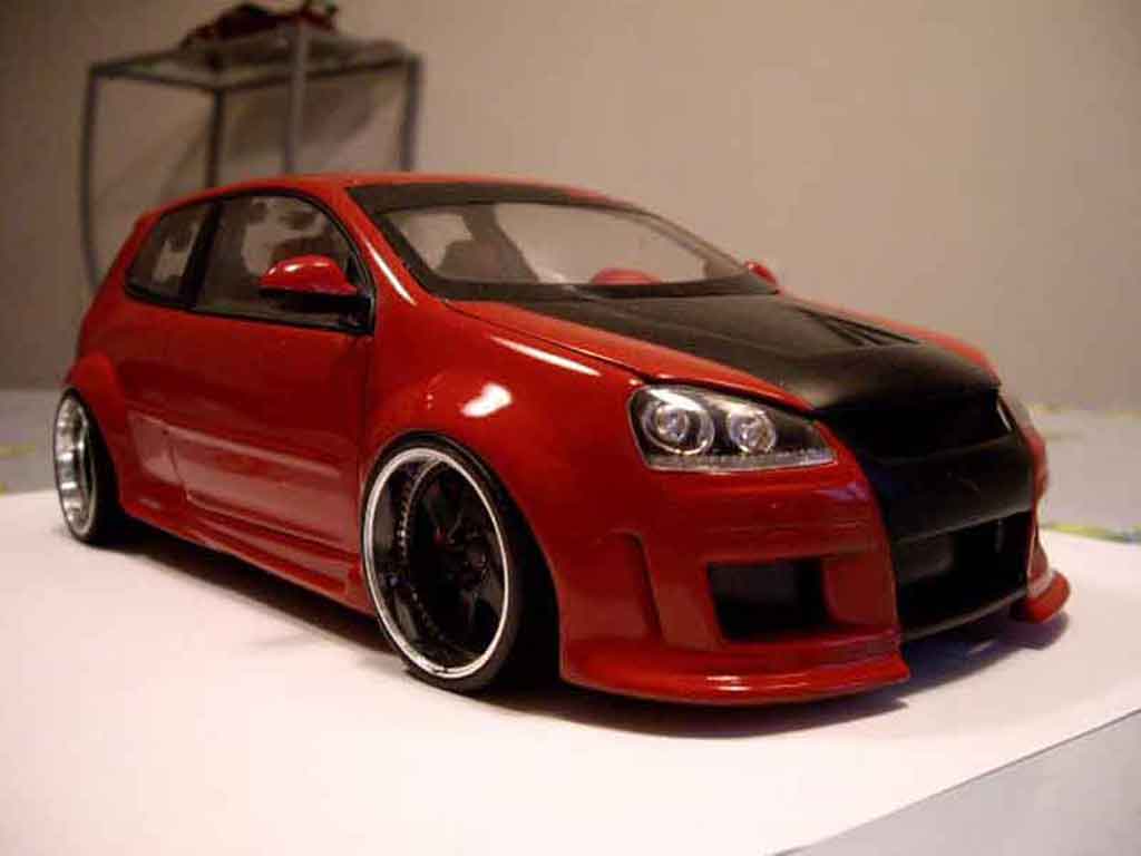 Volkswagen Golf V GTI 1/18 Revell V GTI zender red diecast model cars