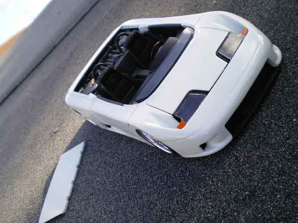 Bugatti EB110 barquette white 1/18 Burago