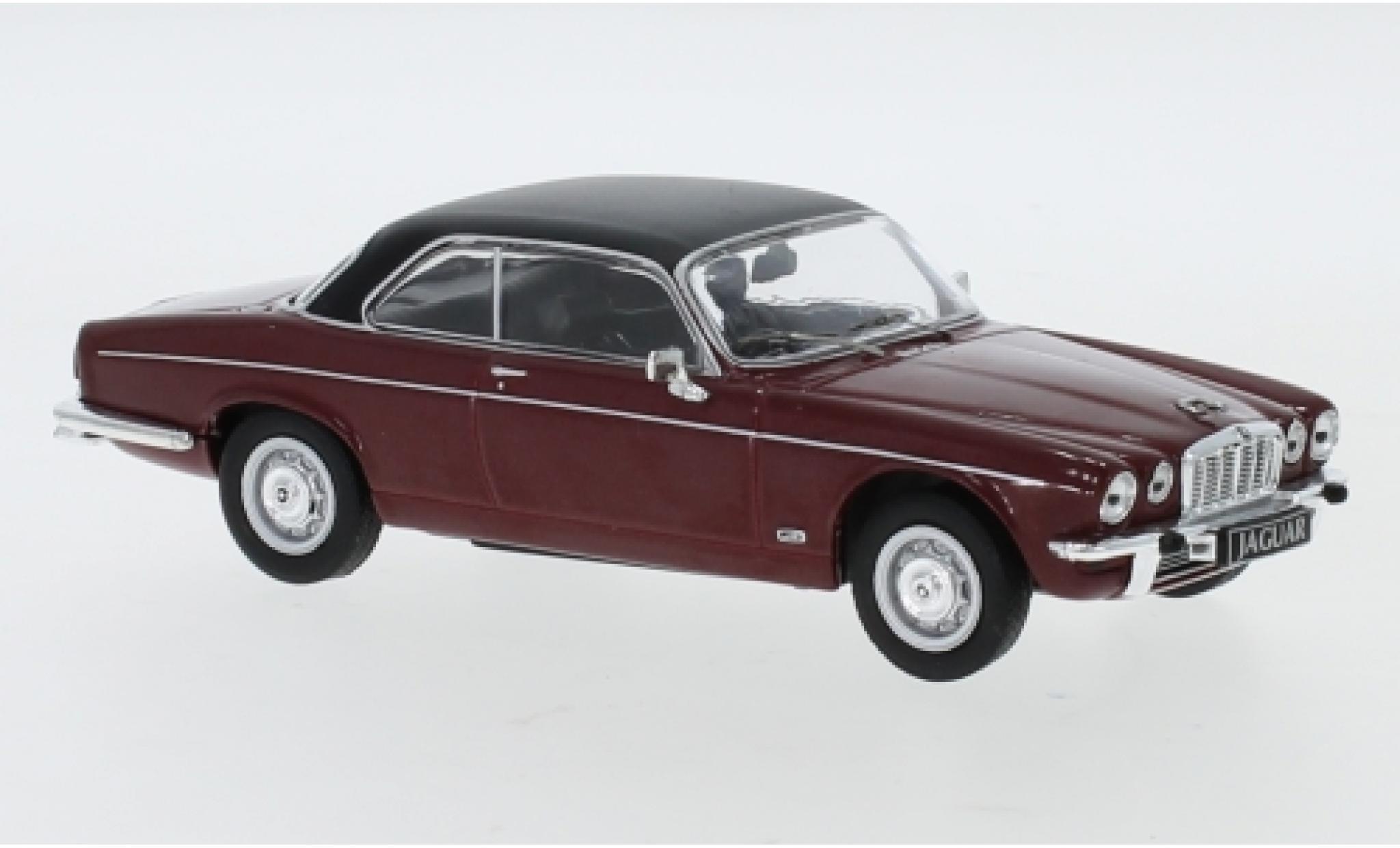 Jaguar XJ 1/43 IXO 12 C red/black RHD 1976 diecast model cars