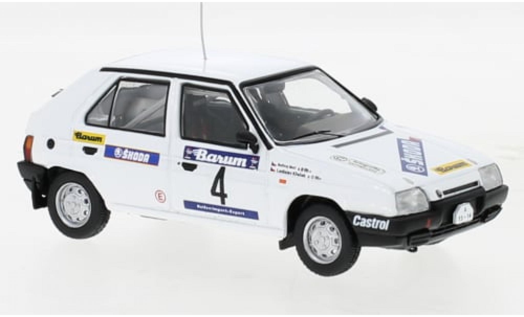 Skoda Favorit 1/43 IXO 136L No.4 Rally Vala&scaron;ska&aacute; Zima 1989 1:43 diecast model cars