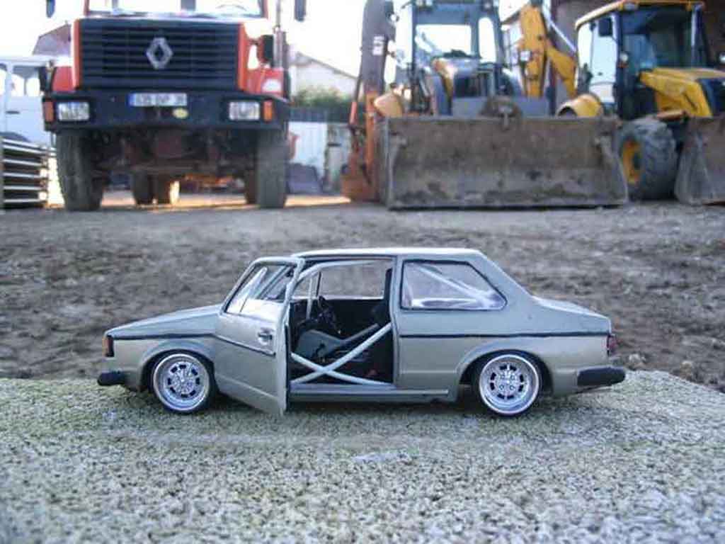 Volkswagen Jetta I mk1 rats 1/18 Sun Star