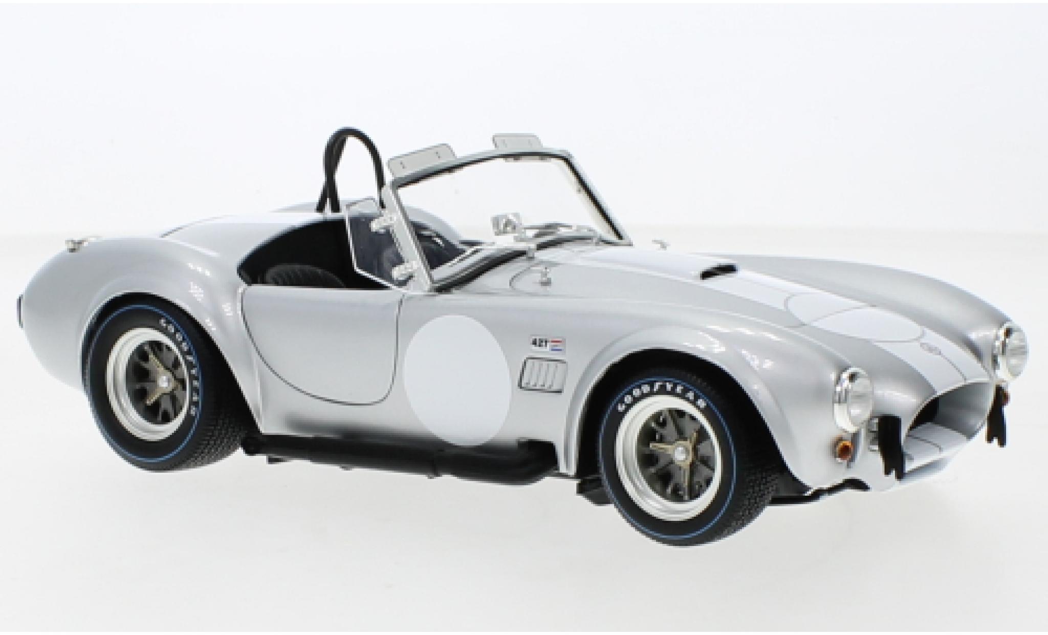 Shelby Cobra 1/18 Kyosho 427 S/C d/white diecast model cars