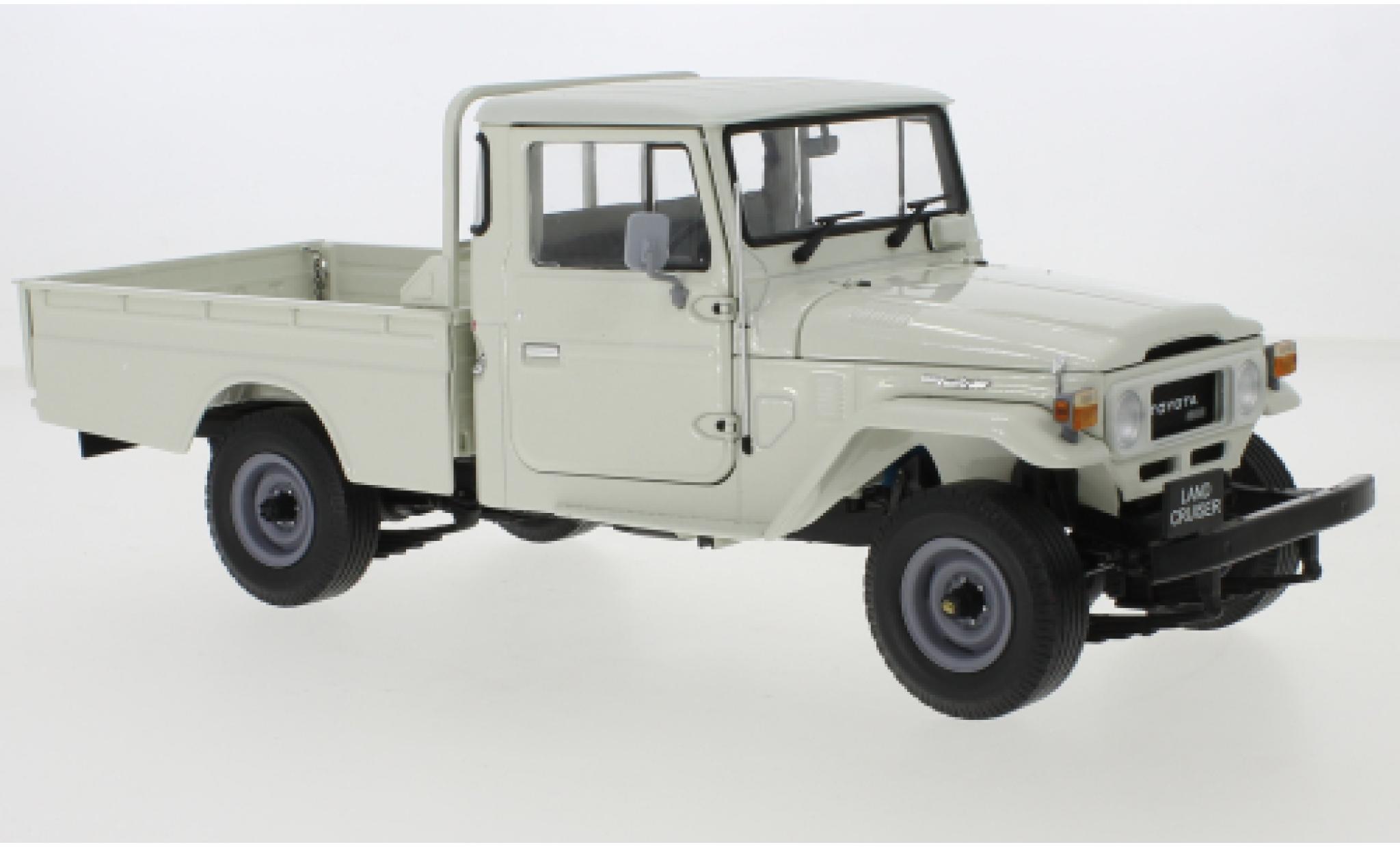 Toyota Land Cruiser 1/18 Kyosho 40 Pick Up white RHD diecast model cars