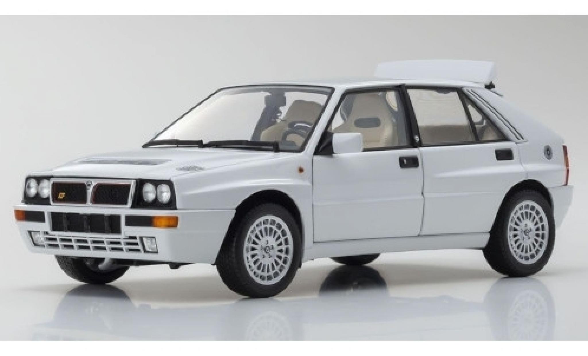 Lancia Delta 1/18 Kyosho HF Integrale Evoluzione II white diecast model cars