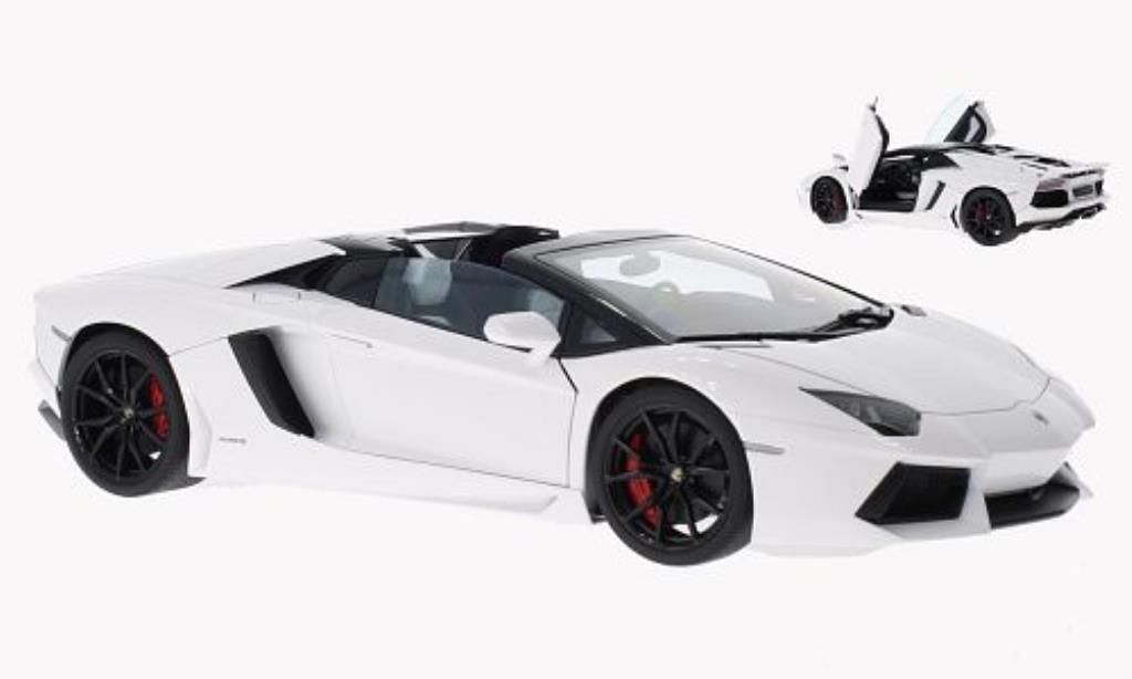 Lamborghini Aventador LP700-4 1/18 Autoart LP700-4 Roadster white 2013 diecast model cars