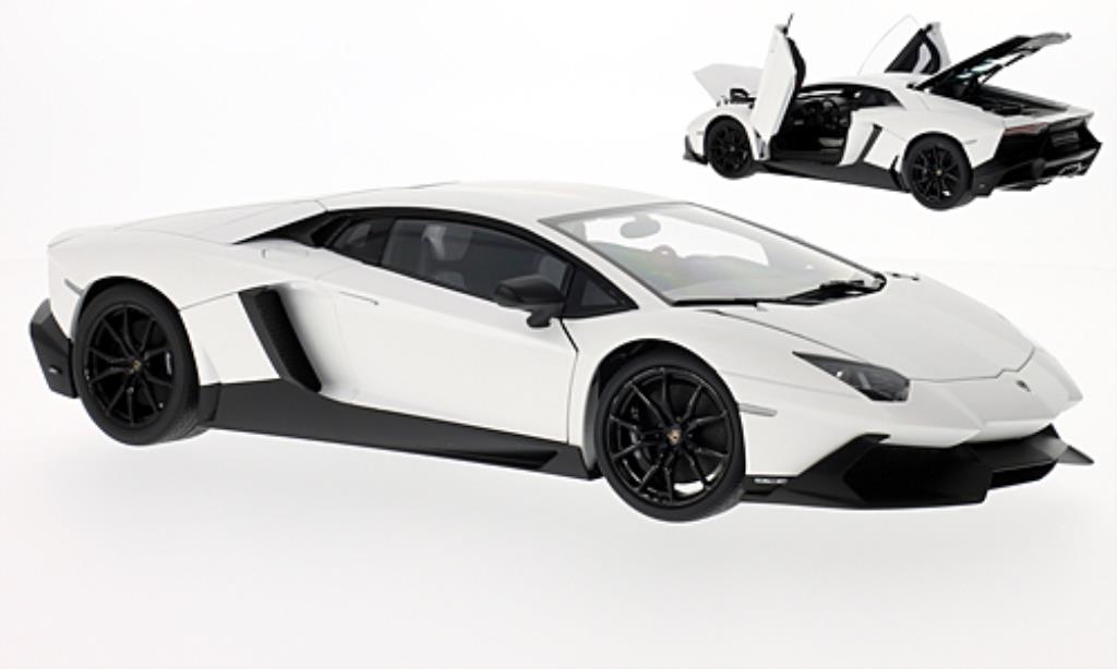 Lamborghini Aventador LP720-4 1/18 Autoart LP720-4 50? Anniversario matt-white/matt-black 2013 diecast model cars