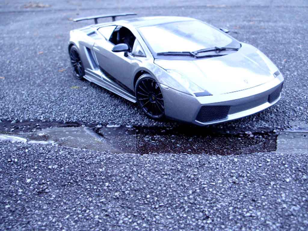 Lamborghini Gallardo Superleggera grey foncee 1/18 Maisto