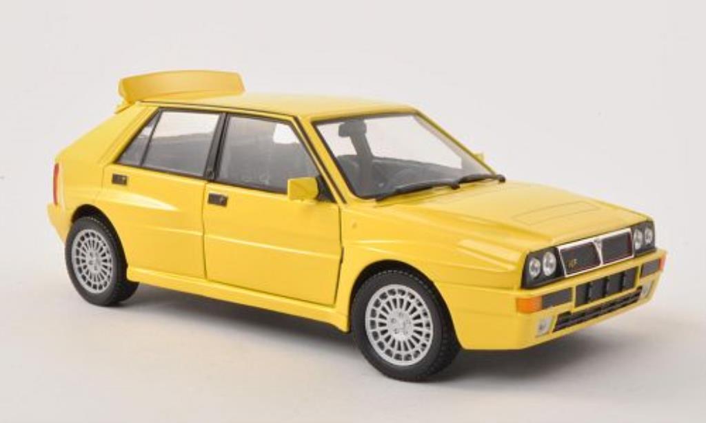 Lancia Delta 1/24 Burago HF Integrale EVO yellow diecast model cars