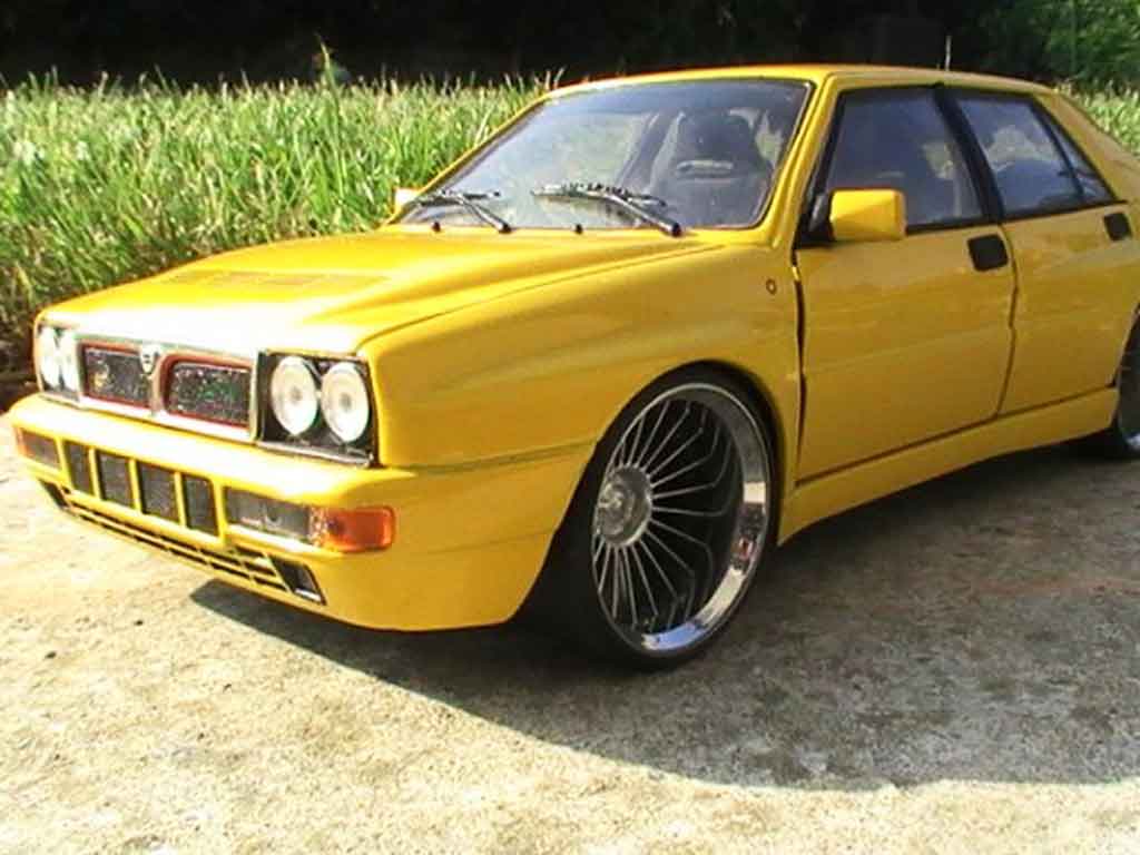 Lancia Delta HF Integrale evolution 2 yellows jantes 19 pouces 1/18 Ricko