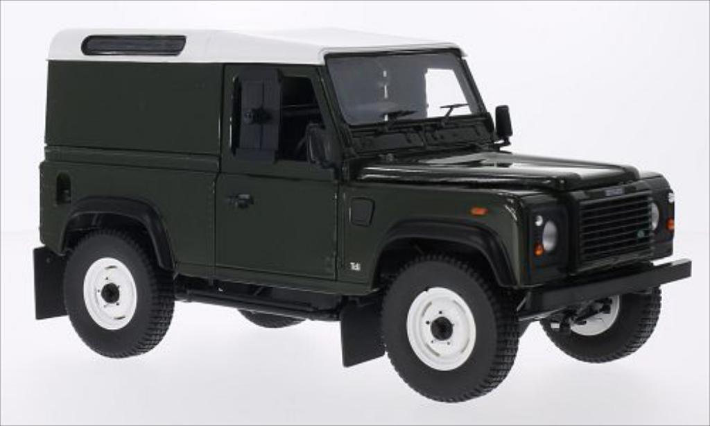 Land Rover Defender 1/18 Universal Hobbies 90 County Hardtop grun/white RHD 2004 diecast model cars