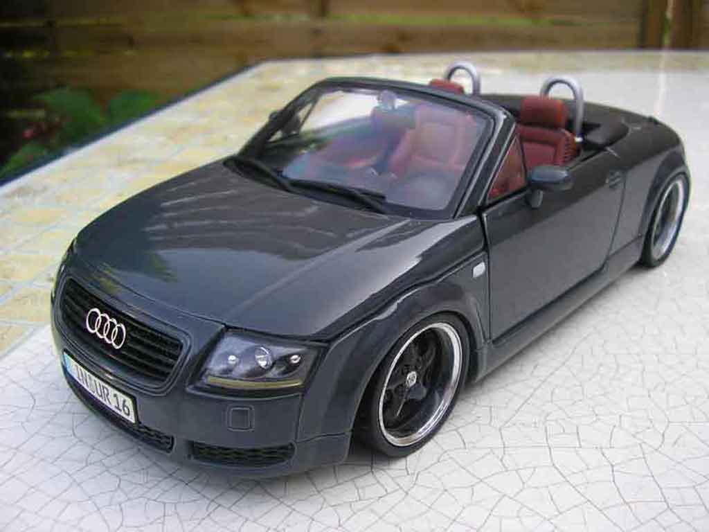Audi TT rs roadster grey jantes porsche 1/18 Maisto